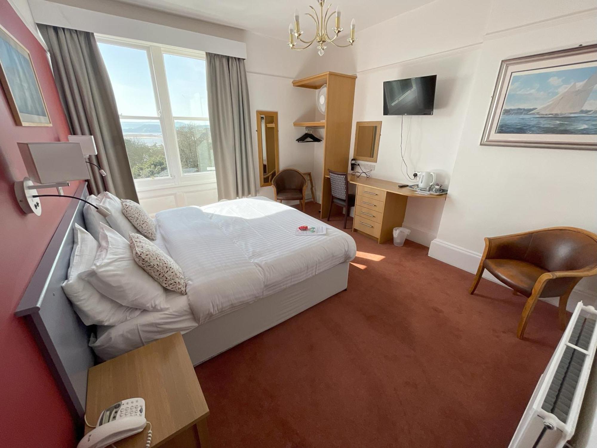 Manor Hotel 3*